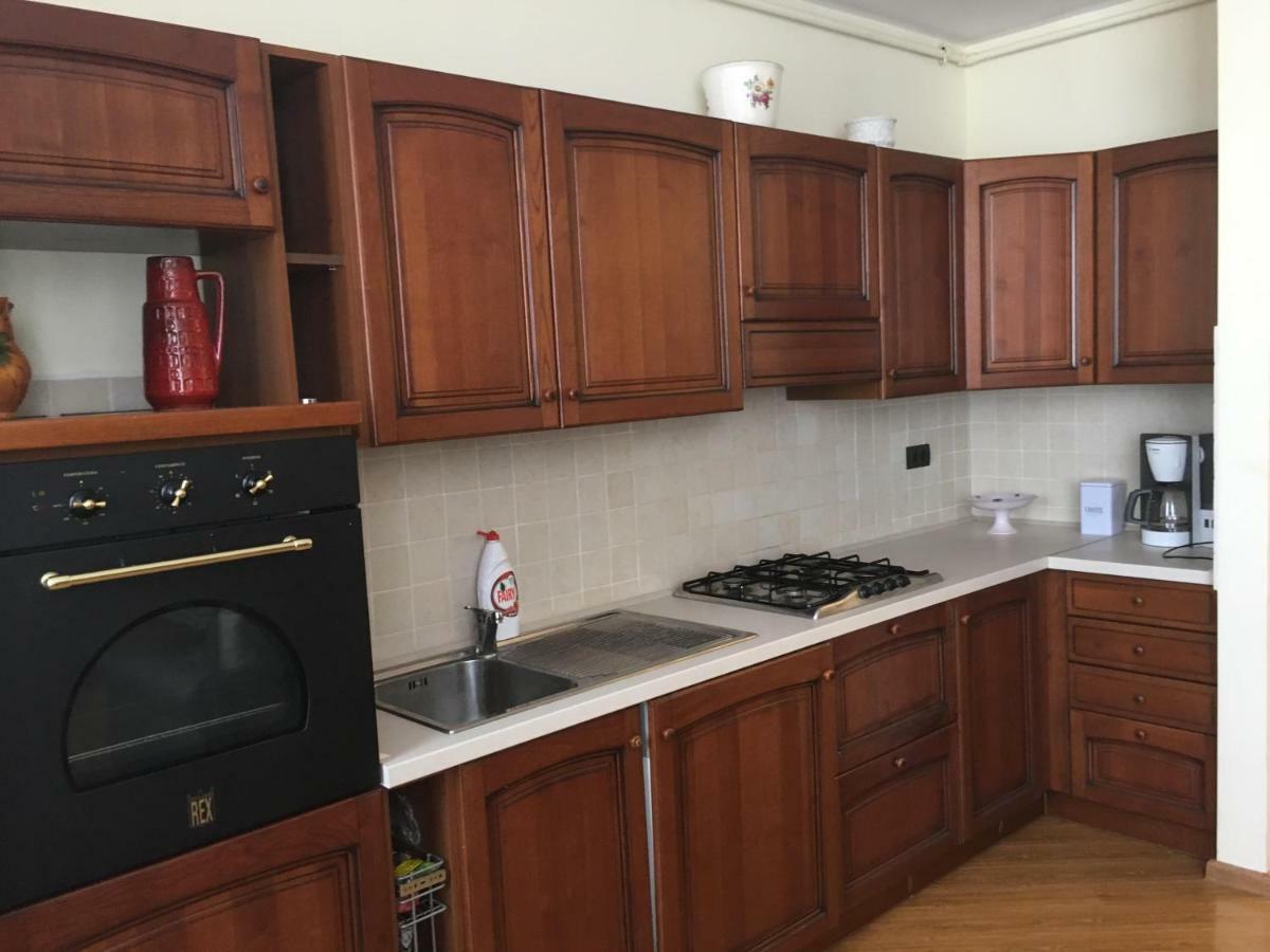 Apartament Valeria Appartement Arad Buitenkant foto